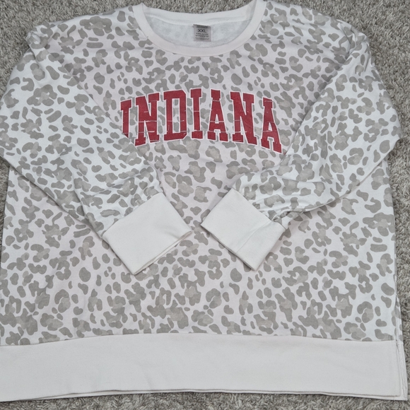 gameday couture Sweaters - Gameday Couture Indiana Hoosiers Womens XXL Leopard Hide and Chic Crew Sweatshir